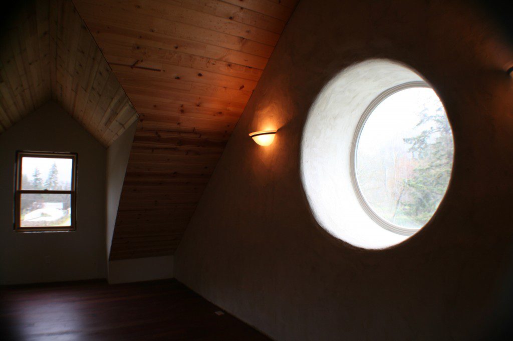 round window in a straw bale house