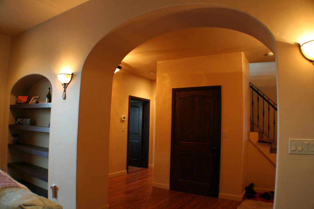arch in straw bale house